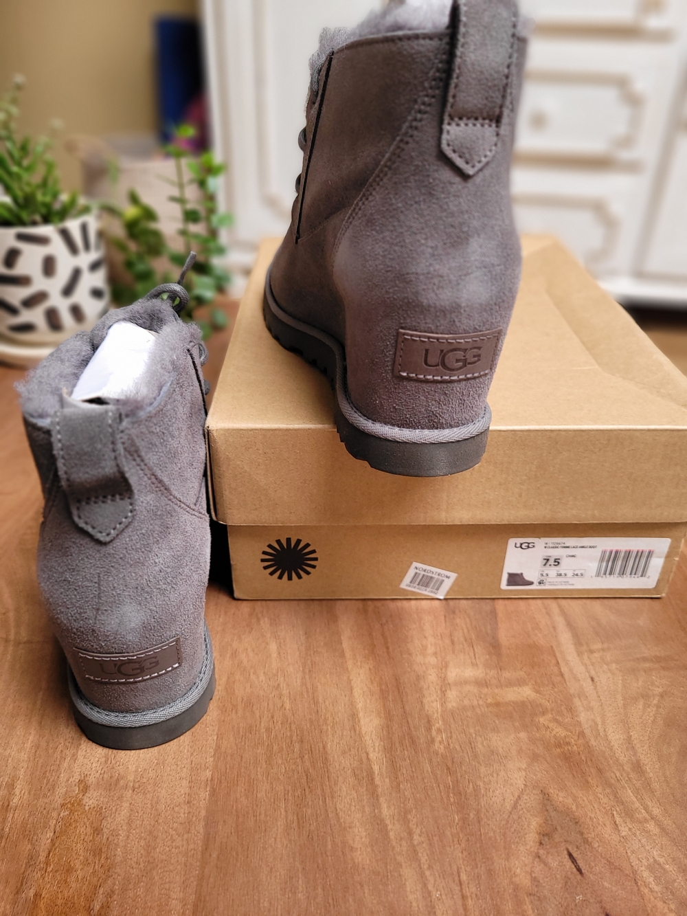 UGG Femme Wedge Lace-Up Boots in Gray Suede - Picture 3 of 7